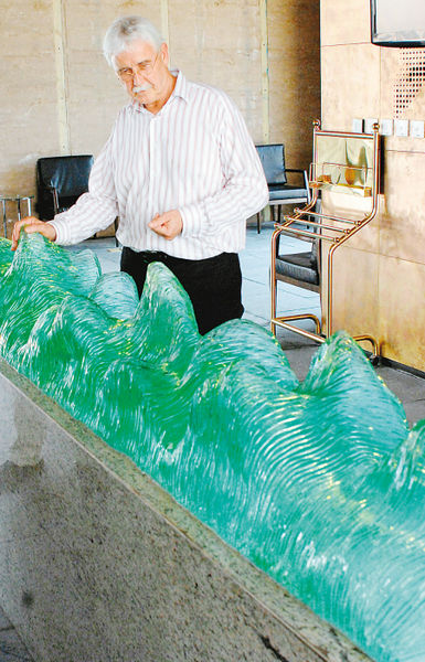 雕塑藝術(shù)大師和他的作品。記者 張波 攝